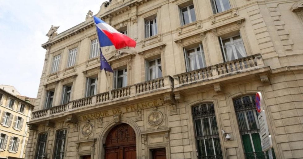 Παραιτήθηκε ο διοικητής της κεντρικής τράπεζας της Γαλλίας